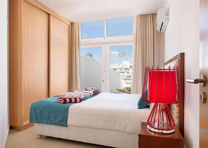 Superior One-Bedroom Apartment