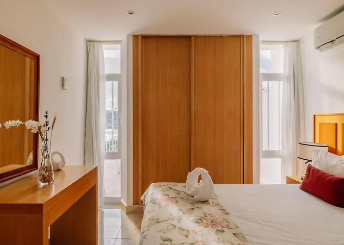 Deluxe Two-Bedroom Apartment