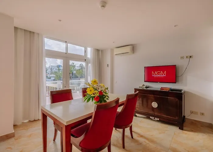 Deluxe Two-Bedroom Apartment